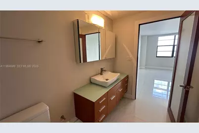 2333 Brickell Ave #1009, Miami, FL 33129 - Photo 20