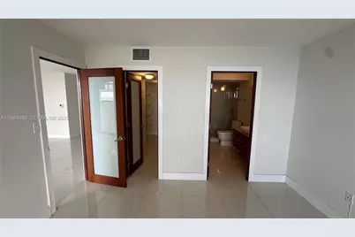 2333 Brickell Ave #1009, Miami, FL 33129 - Photo 14