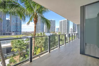 68 SE 6th St #806, Miami, FL 33131 - Photo 14