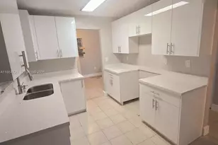 10301 SW 175th St, Miami, FL 33157 - Photo 2