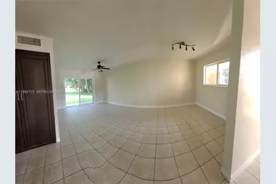 7430 Miami Lakes Dr #E105, Miami Lakes, FL 33014 - Photo 10