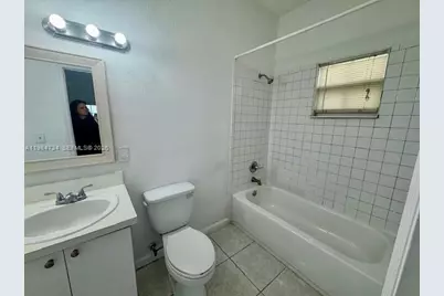 1008 NW 2nd Ave, Hallandale Beach, FL 33009 - Photo 10
