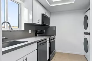 2475 NW 16th St Rd, Miami, FL 33125 - Photo 12