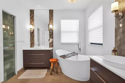 7993 NW 161st Ter, Miami Lakes, FL 33016 - Photo 36