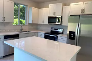 2305 SE 10th St, Homestead, FL 33035 - Photo 2