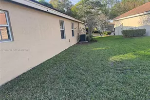 1918 Andromeda Ln, Weston, FL 33327 - Photo 4