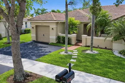 1918 Andromeda Ln #1918, Weston, FL 33327 - Photo 2