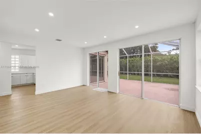 1392 NW 159th Ln, Pembroke Pines, FL 33028 - Photo 6