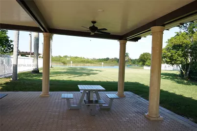 1471 NW 159th Ave, Pembroke Pines, FL 33028 - Photo 50