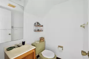 8133 Lagos De Campo Blvd, Tamarac, FL 33321 - Photo 12