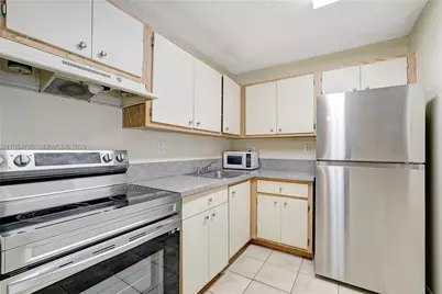 7160 NW 179th St #211, Hialeah, FL 33015 - Photo 18