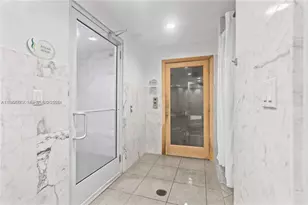 253 NE 2nd St, Miami, FL 33132 - Photo 28