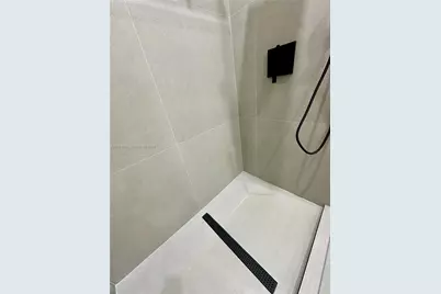 929 NW 60th St, Miami, FL 33127 - Photo 14