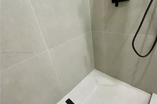 929 NW 60th St, Miami, FL 33127 - Photo 14