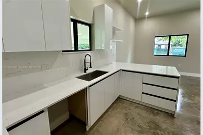 929 NW 60th St, Miami, FL 33127 - Photo 4