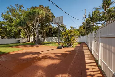 10910 NE 9th Ct, Biscayne Park, FL 33161 - Photo 34