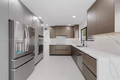 10910 NE 9th Ct, Biscayne Park, FL 33161 - Photo 8
