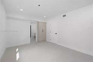 10910 NE 9th Ct, Biscayne Park, FL 33161 - Photo 14