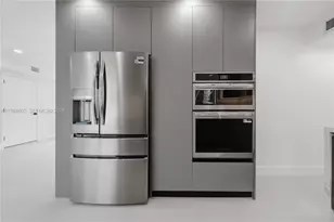 10910 NE 9th Ct, Biscayne Park, FL 33161 - Photo 10