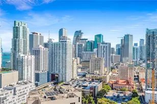 121 NE 5th St, Miami, FL 33130 - Photo 10