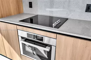 121 NE 5th St, Miami, FL 33130 - Photo 6