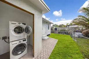 844 NW 29th St, Miami, FL 33127 - Photo 6