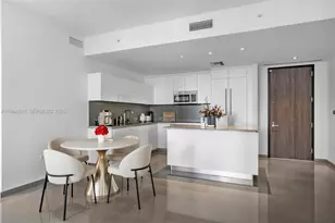 88 SW 7th St, Miami, FL 33130 - Photo 2