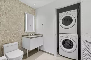 88 SW 7th St, Miami, FL 33130 - Photo 18