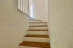 8975 Palm Tree Ln, Pembroke Pines, FL 33024 - Photo 8