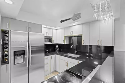 3675 N Country Club Dr #1907, Aventura, FL 33180 - Photo 6