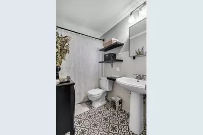 820 Salzedo St #403, Coral Gables, FL 33134 - Photo 12