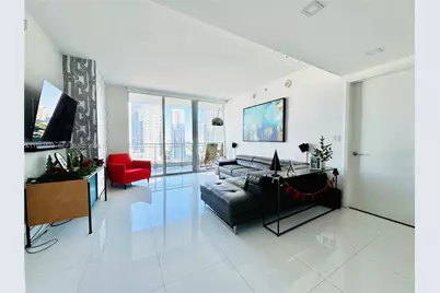 92 SW 3rd St #2112, Miami, FL 33130 - Photo 2