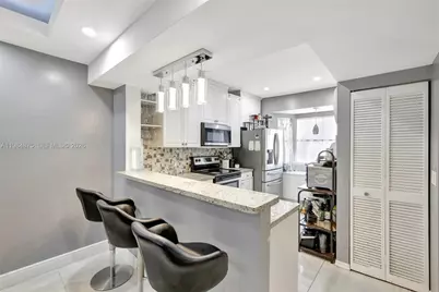 12662 NW 14th St, Sunrise, FL 33323 - Photo 20