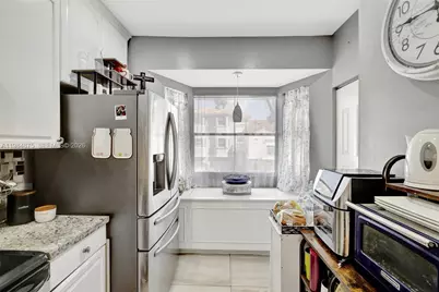 12662 NW 14th St, Sunrise, FL 33323 - Photo 6