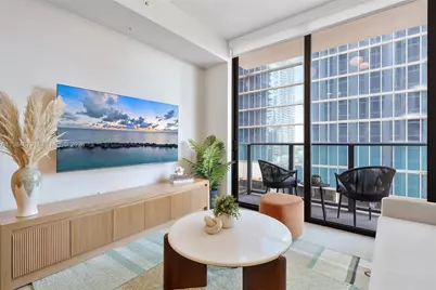 11 NE 6th St #1805, Miami, FL 33132 - Photo 2