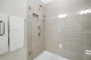 1628 Myrtle Oak Ter, Hollywood, FL 33021 - Photo 20