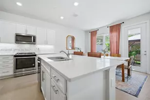 1628 Myrtle Oak Ter, Hollywood, FL 33021 - Photo 8