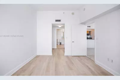 1750 N Bayshore Dr #3811, Miami, FL 33132 - Photo 4