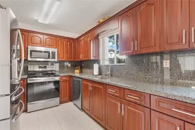 16323 SW 97th St, Miami, FL 33196 - Photo 8