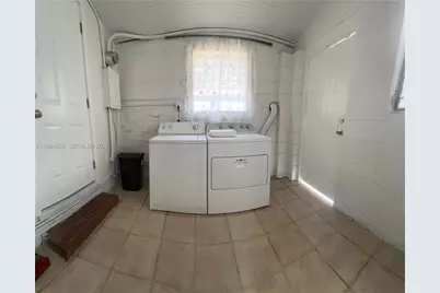 2400 NW 15th St, Miami, FL 33125 - Photo 16