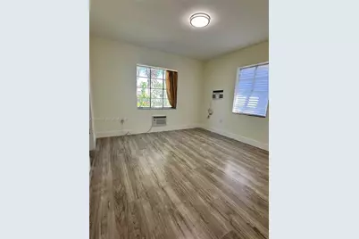 2400 NW 15th St, Miami, FL 33125 - Photo 14