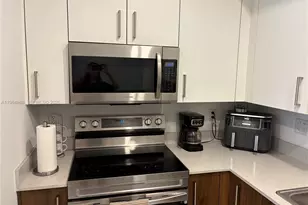 10950 NW 82nd St, Doral, FL 33178 - Photo 14