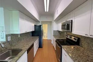 140 SW 117th Ave, Pembroke Pines, FL 33025 - Photo 2