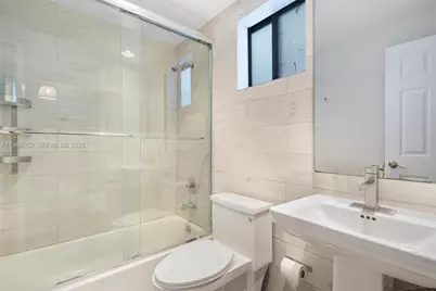 920 SW 9th St, Miami, FL 33130 - Photo 18