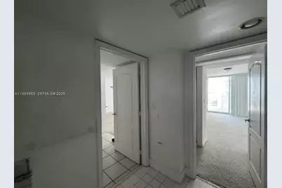 1200 Brickell Bay Dr #2618, Miami, FL 33131 - Photo 8