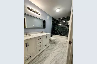 8655 N Southgate Shores Cir, Tamarac, FL 33321 - Photo 12