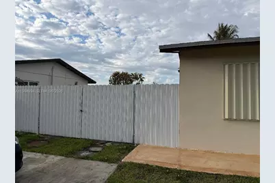 15331 SW 303rd St, Homestead, FL 33033 - Photo 4