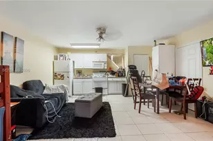 898 NE 39th St, Oakland Park, FL 33334 - Photo 12