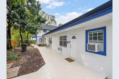898 NE 39th St, Oakland Park, FL 33334 - Photo 1