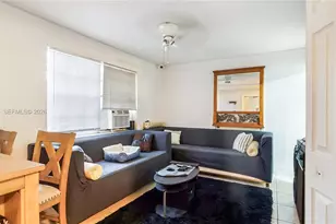 898 NE 39th St, Oakland Park, FL 33334 - Photo 12